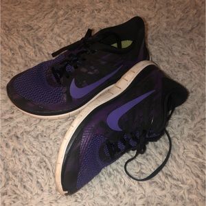 Purple and Black Nike Free Runs 4.0 Size 8- worn a few times